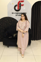 Women’s Blush Pink Linen Cotton Embroidered Kurta Set
