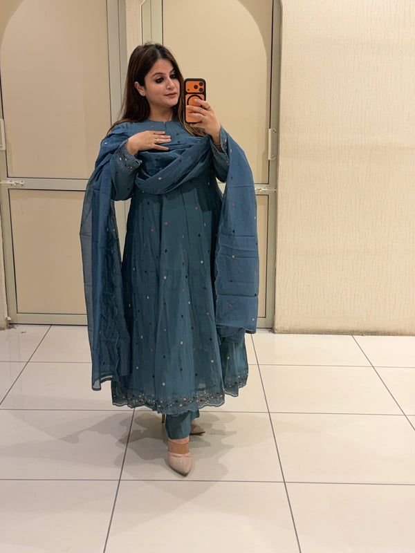 Blue Embroidered Suit Set (M–XXL)