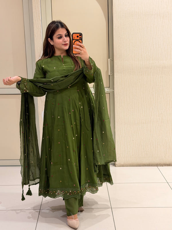 Olive Green Embroidered Suit Set (M–XXL)