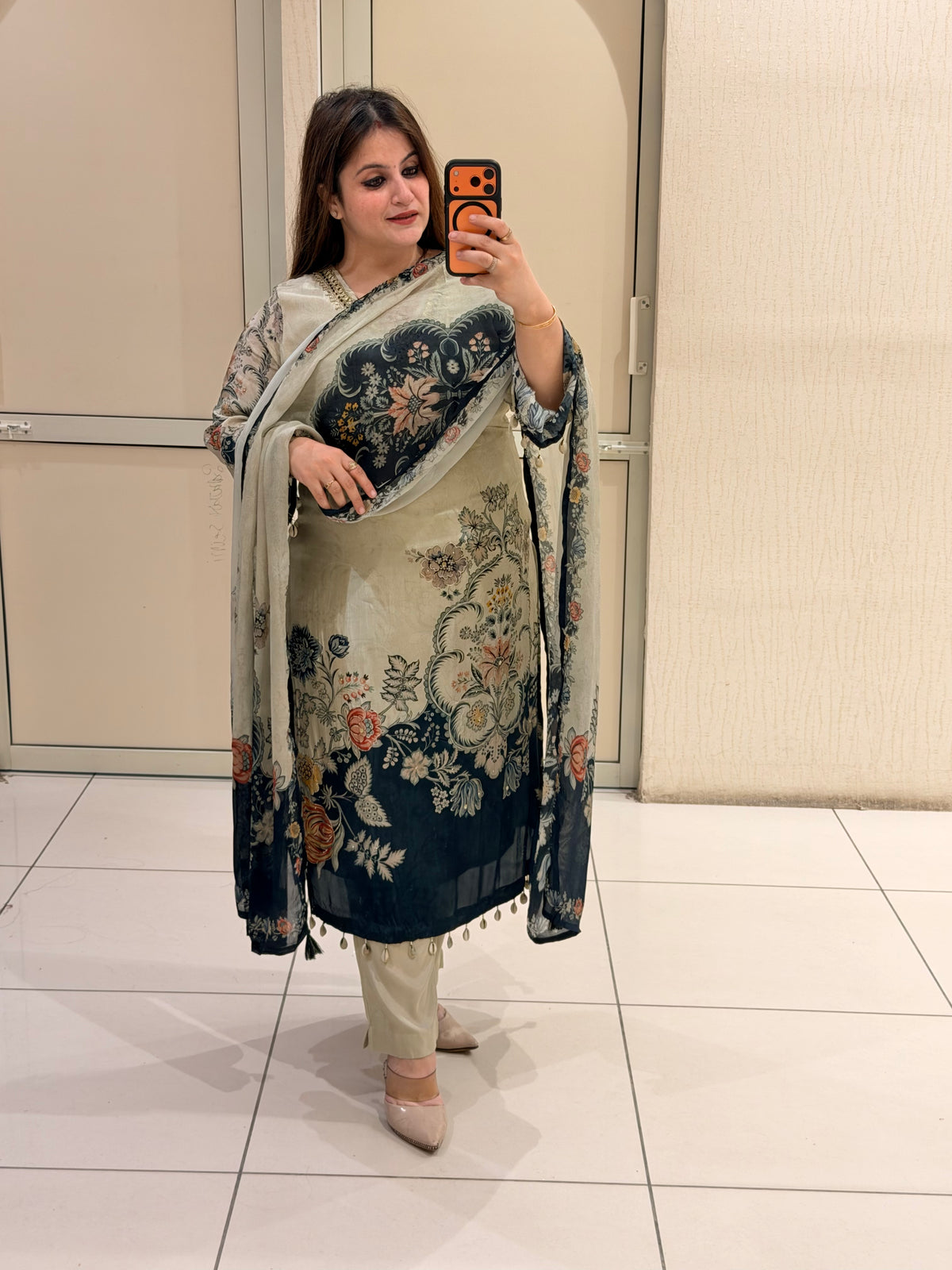 Cream & Navy Crepe Floral Suit (M–XXL)
