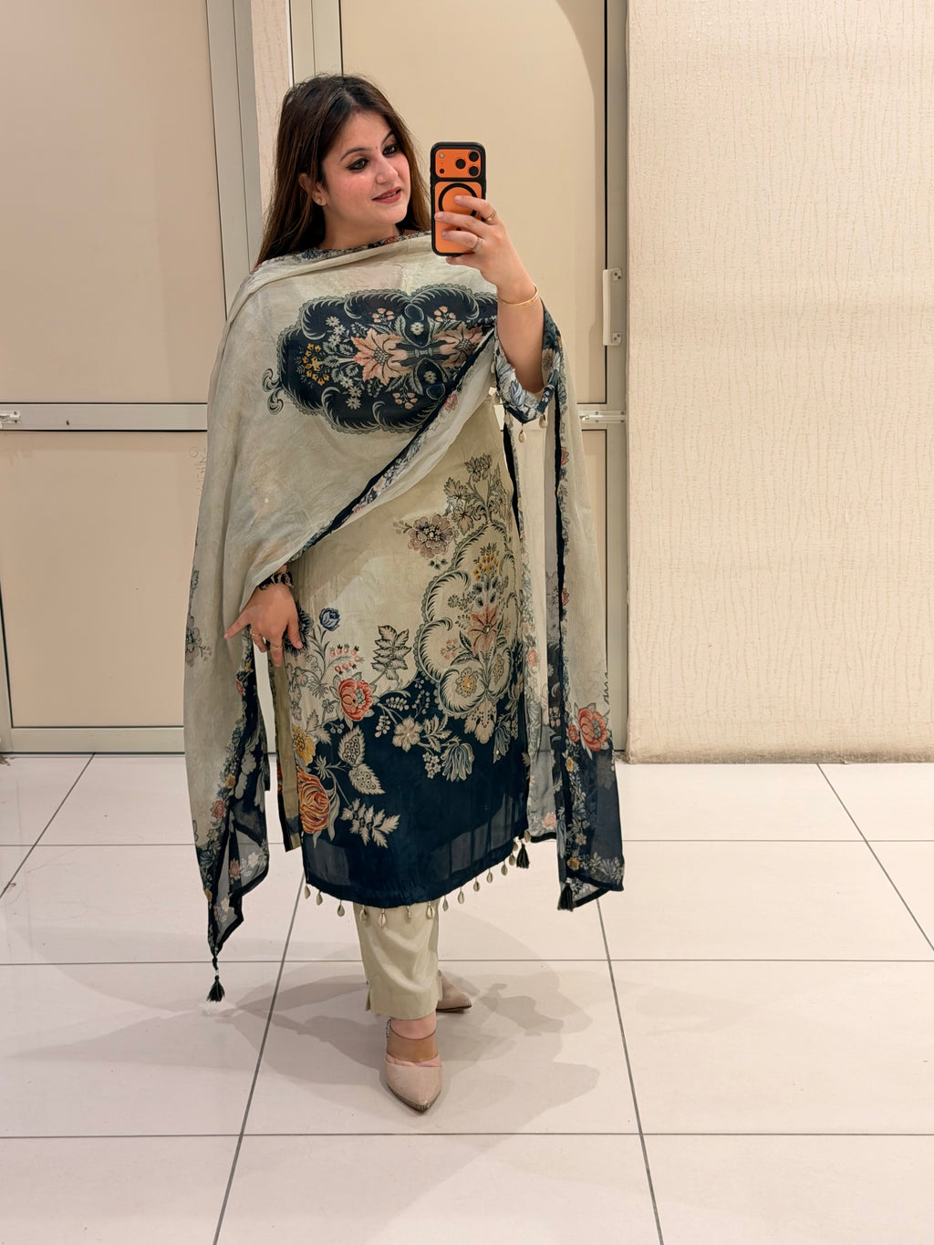 Cream & Navy Crepe Floral Suit (M–XXL)