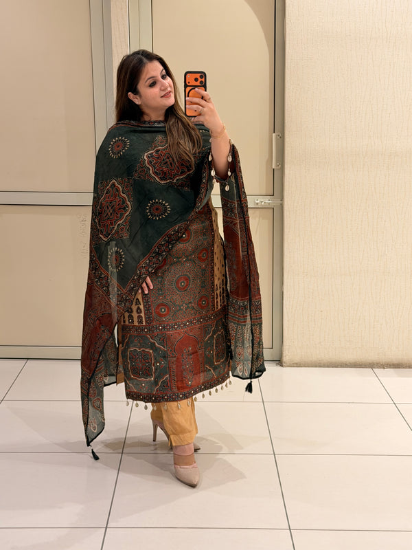 Multicolor Printed Crepe Kurta Pant Set with Designer Dupatta for Women