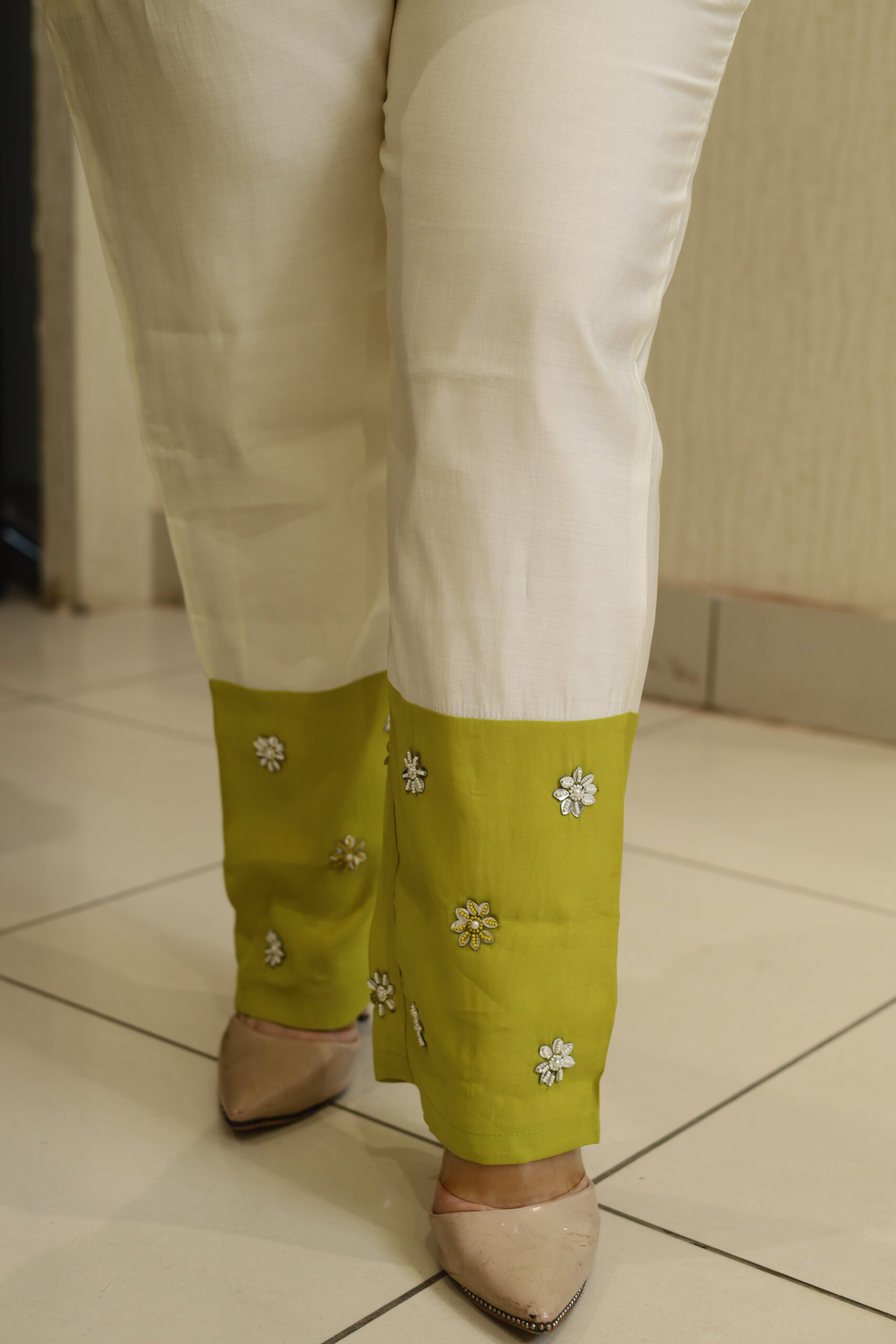 Cream & Lime Mul Chanderi Embroidered Kurta Set - Image 2