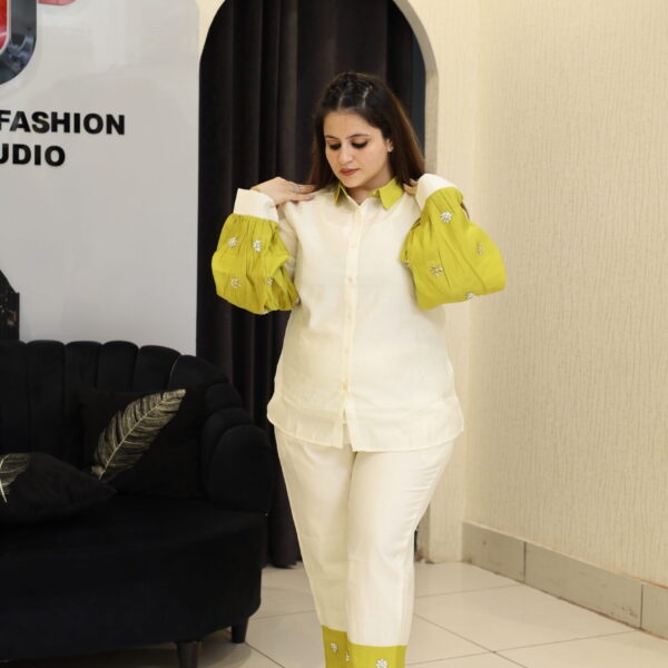 Cream & Lime Mul Chanderi Embroidered Kurta Set by Divine Fashion Studio
