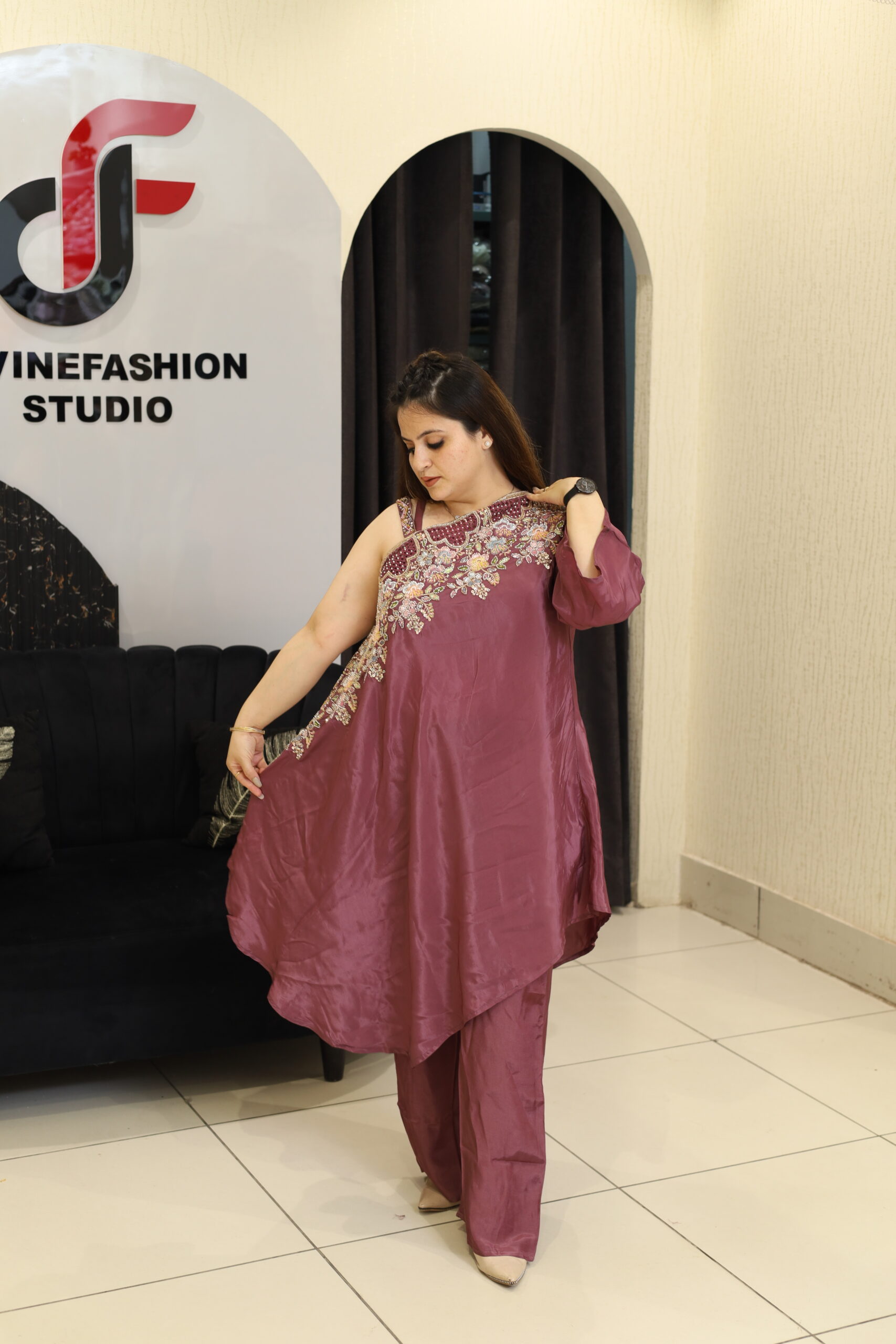 Mauve Crepe Handwork Dress with Inner - Image 4