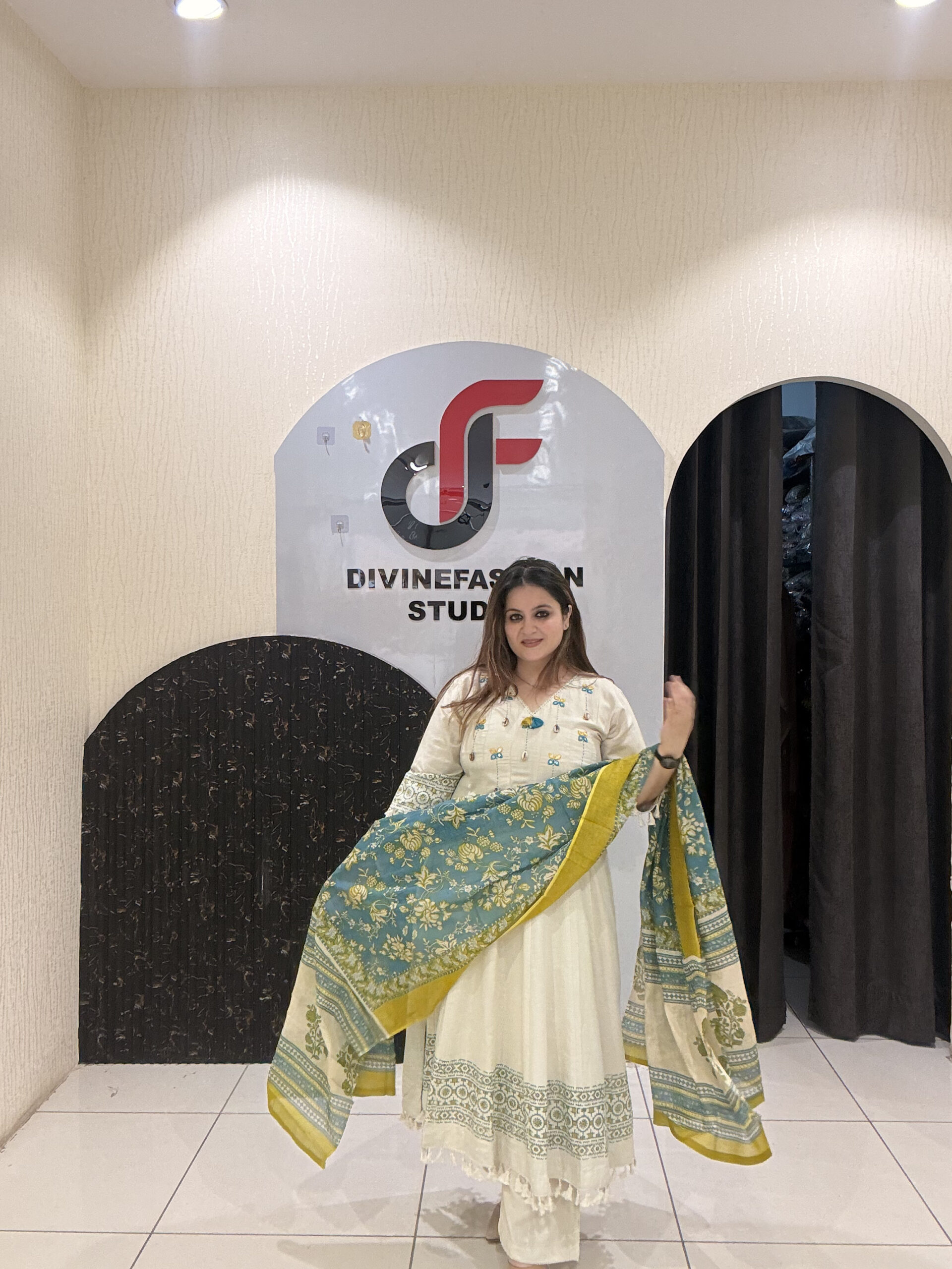 Cream Cotton Embroidered Anarkali Suit Set - Image 3
