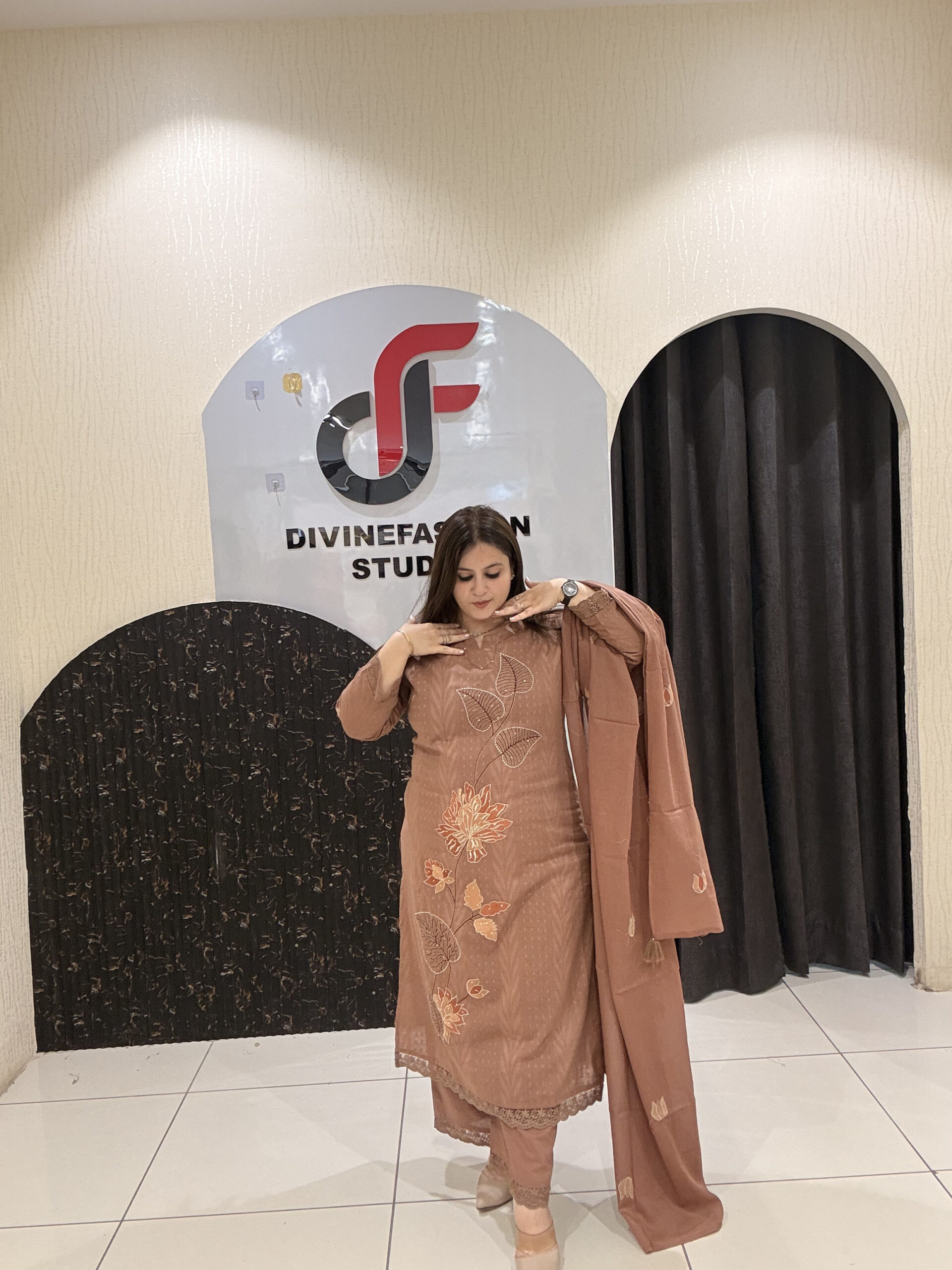 Brown Pure Cotton Thread-Embroidered Suit Set - Image 6